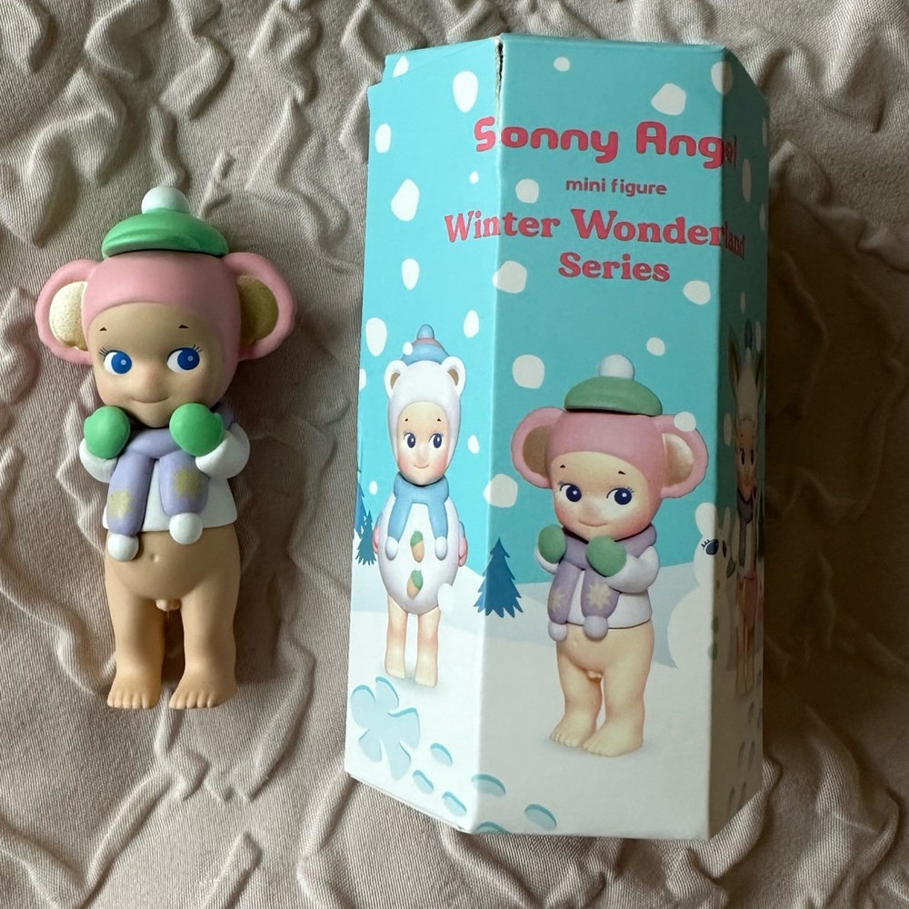 Winter Wonderland Sonny Angel - Picture 1 of 2